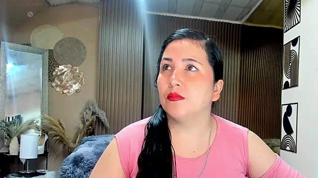 Snapshot of BBWLuxuryMuse chatting on June 2026 11:16:01 AM BBWLuxuryMuse online show from June 2026 11:16:01 AM
