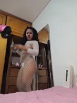 kimreigns online show from May 2026 11:32:01 PM