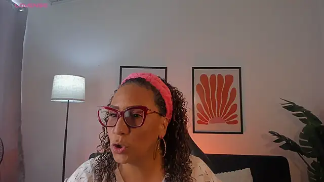 Eva-Millss online show from May 2026 08:04:04 PM