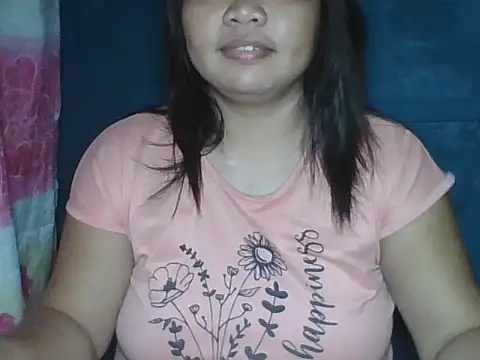 Snapshot of MommyKaye30 chatting on July 2026 06:24:02 PM MommyKaye30 online show from July 2026 06:24:02 PM