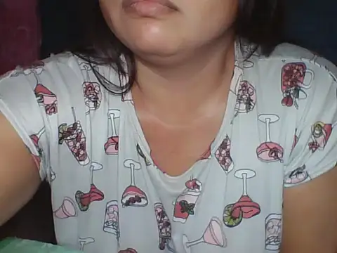 Snapshot of MommyKaye30 chatting on July 2026 06:26:01 PM MommyKaye30 online show from July 2026 06:26:01 PM