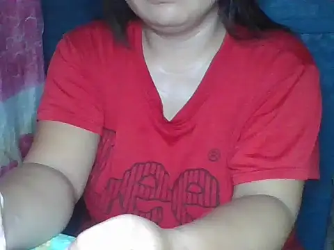 Snapshot of MommyKaye30 chatting on July 2026 07:32:01 PM MommyKaye30 online show from July 2026 07:32:01 PM