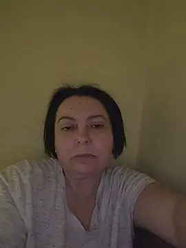 EmmaEmmy40 online show from May 2026 07:11:01 PM