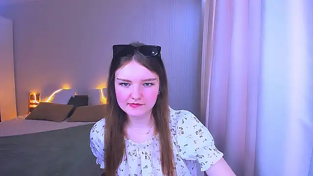 Snapshot of LookEva chatting on June 2026 11:19:05 AM LookEva online show from June 2026 11:19:05 AM