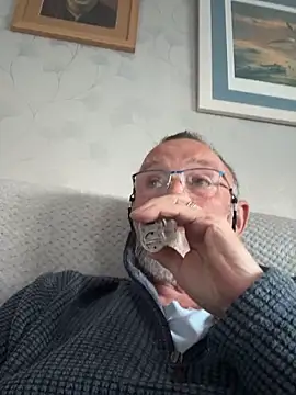 Snapshot of Moonraker64 chatting on May 2026 07:19:02 PM Moonraker64 online show from May 2026 07:19:02 PM