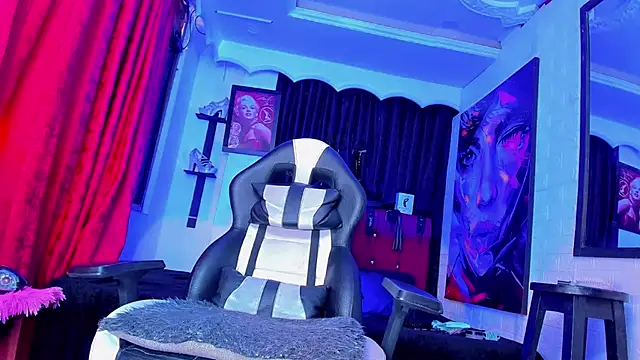 Mia Colucci25 online show from June 2026 08:13:02 PM