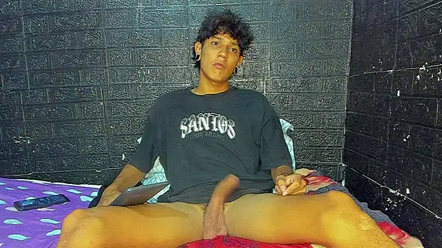 Snapshot of santos_dx chatting on May 2026 04:32:02 AM santos dx online show from May 2026 04:32:02 AM