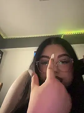 Snapshot of ElyBabyX chatting on May 2026 01:57:16 AM ElyBabyX online show from May 2026 01:57:16 AM