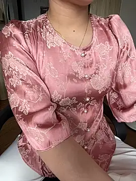 Snapshot of cherry_by chatting on June 2026 07:03:01 AM cherry by online show from June 2026 07:03:01 AM