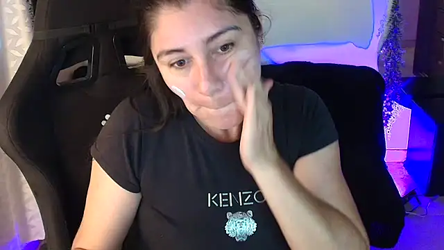 LUCYMILF SEXY online show from May 2026 01:05:02 PM
