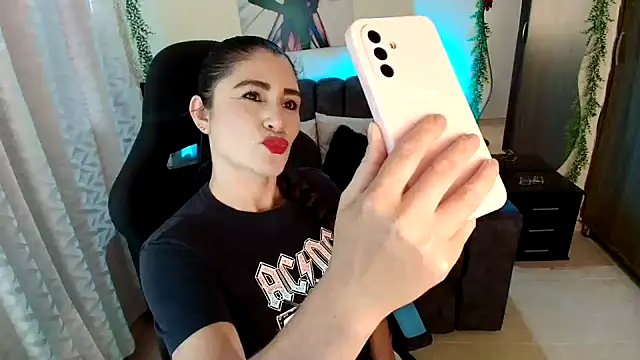 LUCYMILF SEXY online show from July 2026 06:07:01 PM