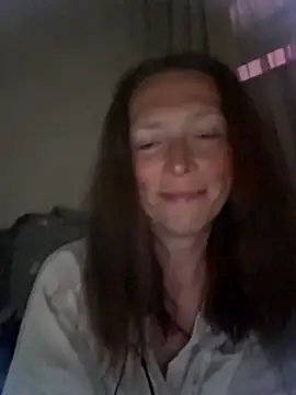Snapshot of MillaSmileX chatting on May 2026 05:32:01 PM MillaSmileX online show from May 2026 05:32:01 PM