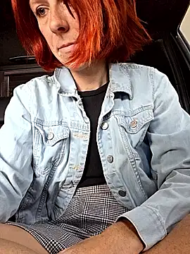 Snapshot of PoppyBoop chatting on June 2026 06:19:02 AM PoppyBoop online show from June 2026 06:19:02 AM
