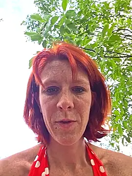 Snapshot of PoppyBoop chatting on June 2026 04:09:02 PM PoppyBoop online show from June 2026 04:09:02 PM