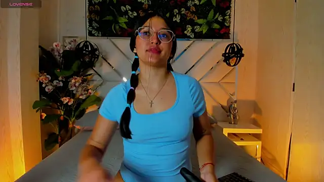 Snapshot of Janett_Moore chatting on June 2026 01:03:02 PM Janett Moore online show from June 2026 01:03:02 PM