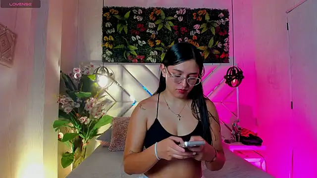 Snapshot of Janett_Moore chatting on June 2026 03:31:02 AM Janett Moore online show from June 2026 03:31:02 AM