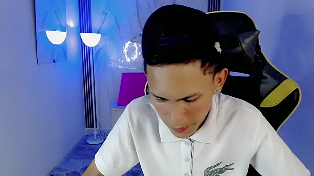 Snapshot of sombra_18 chatting on July 2026 03:35:02 AM sombra 18 online show from July 2026 03:35:02 AM