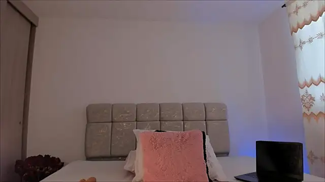 sofiaross2 online show from June 2026 12:09:02 PM