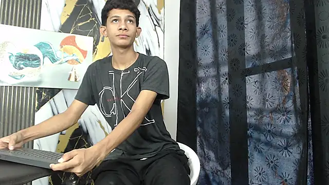 TWINKS BOYSX online show from June 2026 01:53:02 PM
