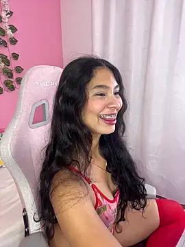 Snapshot of melody_flowers18 chatting on May 2026 02:50:01 AM melody flowers18 online show from May 2026 02:50:01 AM