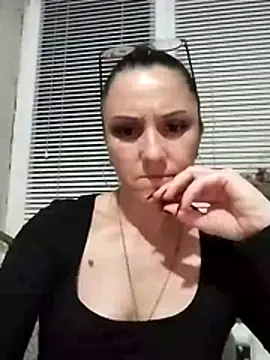 Snapshot of MillaMia45 chatting on May 2026 07:21:02 PM MillaMia45 online show from May 2026 07:21:02 PM