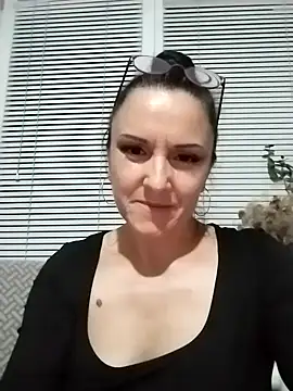 Snapshot of MillaMia45 chatting on May 2026 07:20:01 PM MillaMia45 online show from May 2026 07:20:01 PM