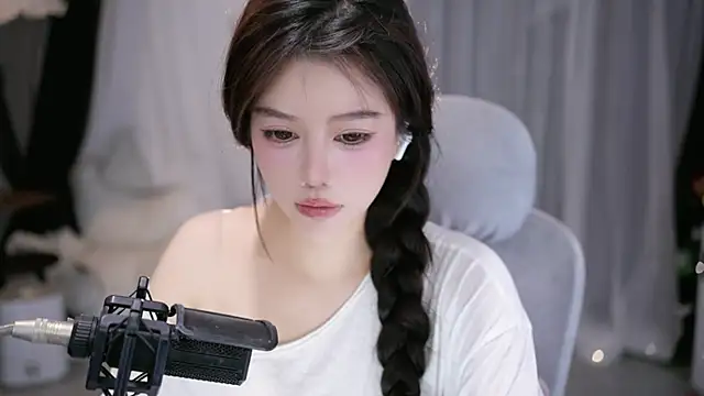 Cecily2 online show from May 2026 05:15:02 AM