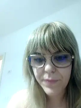 ZoeSkyee online show from July 2026 06:06:01 PM