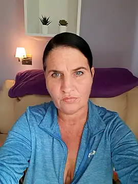 Snapshot of Velvet-Milf chatting on May 2026 08:32:02 AM Velvet-Milf online show from May 2026 08:32:02 AM