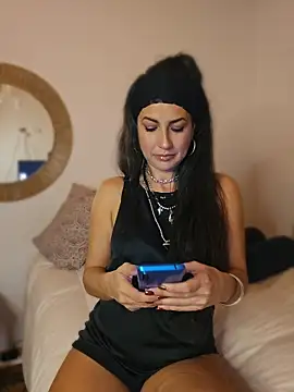 Snapshot of MorganaMystic chatting on May 2026 12:52:01 AM MorganaMystic online show from May 2026 12:52:01 AM