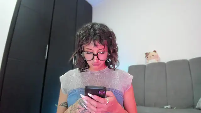 vandalovee  online show from May 2026 01:57:16 AM