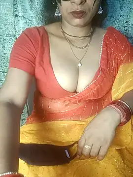 Snapshot of Juli_80 chatting on June 2026 07:05:01 PM Juli 80 online show from June 2026 07:05:01 PM