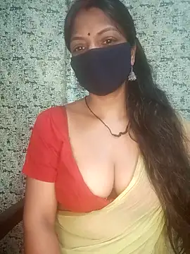 Snapshot of Juli_80 chatting on June 2026 01:28:02 AM Juli 80 online show from June 2026 01:28:02 AM