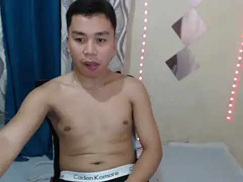 Snapshot of urasiankevin chatting on June 2026 07:49:02 PM urasiankevin online show from June 2026 07:49:02 PM