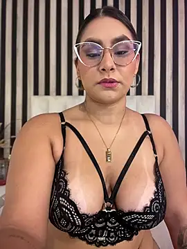 Snapshot of LiaDesire7 chatting on July 2026 04:28:01 AM LiaDesire7 online show from July 2026 04:28:01 AM