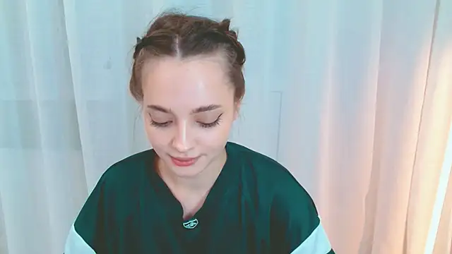SiennaMia online show from May 2026 04:37:02 PM
