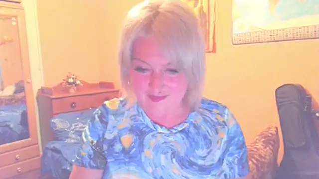 Snapshot of MollyyJoyy chatting on May 2026 06:36:02 PM MollyyJoyy online show from May 2026 06:36:02 PM