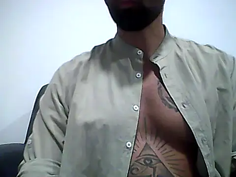 Snapshot of Alessandromagno8 chatting on May 2026 09:15:02 AM Alessandromagno8 online show from May 2026 09:15:02 AM