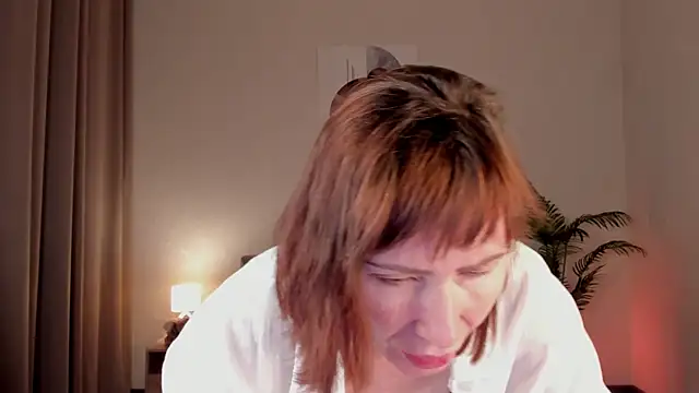 Snapshot of gracekellyyy chatting on May 2026 08:33:02 AM gracekellyyy online show from May 2026 08:33:02 AM