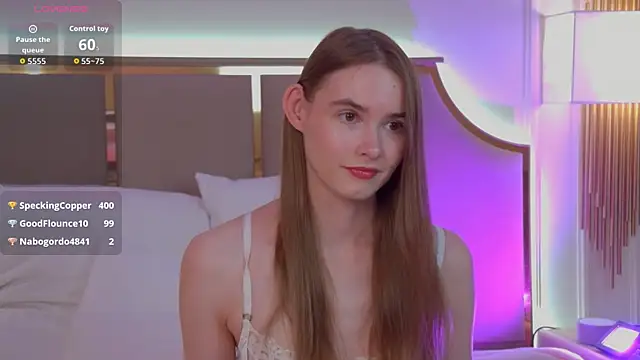 Snapshot of LillianYoung chatting on July 2026 07:23:02 AM LillianYoung online show from July 2026 07:23:02 AM