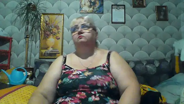 Snapshot of MarinaFarina53 chatting on July 2026 06:14:02 PM MarinaFarina53 online show from July 2026 06:14:02 PM