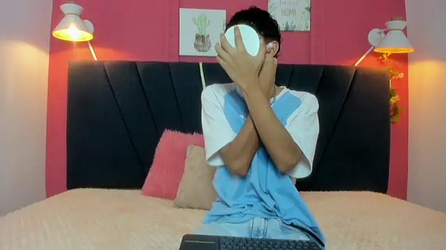 Snapshot of ero_boy40 chatting on August 2026 01:02:02 PM ero boy40 online show from August 2026 01:02:02 PM