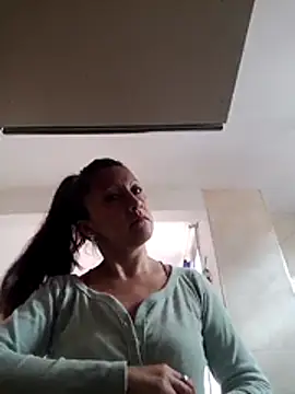 Vely  online show from May 2026 07:31:01 PM