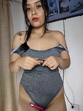Snapshot of HollyMoon_ chatting on July 2026 03:08:01 AM HollyMoon online show from July 2026 03:08:01 AM