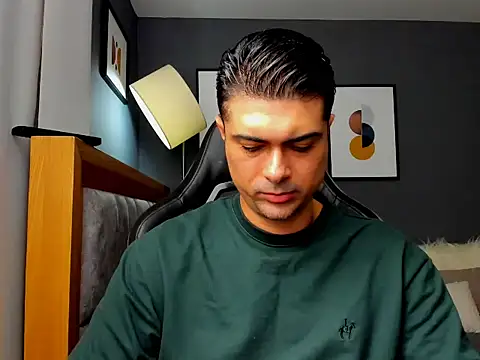 Snapshot of ZEI-001 chatting on June 2026 03:41:01 AM ZEI-001 online show from June 2026 03:41:01 AM