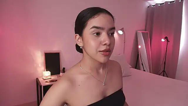 fluffylips online show from July 2026 06:36:02 PM