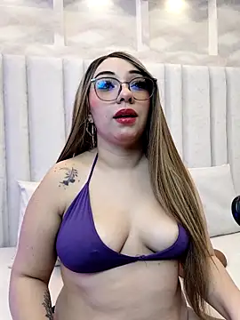 Snapshot of bella_lanna chatting on June 2026 04:43:02 AM bella lanna online show from June 2026 04:43:02 AM