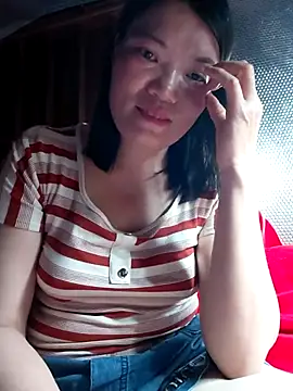 Snapshot of -Trici- chatting on May 2026 06:14:02 PM -Trici- online show from May 2026 06:14:02 PM