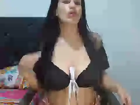 Snapshot of KarolRodr chatting on May 2026 05:58:01 AM KarolRodr online show from May 2026 05:58:01 AM