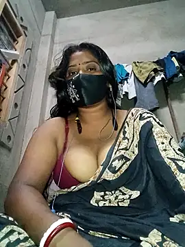 Snapshot of Miss-poly chatting on June 2026 04:45:02 PM Miss-poly online show from June 2026 04:45:02 PM